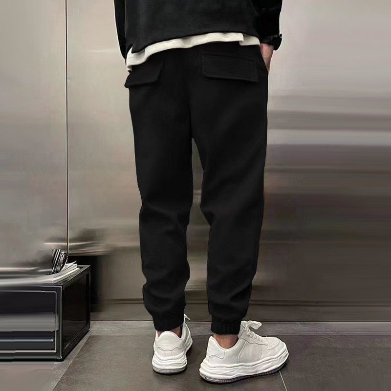 Comfortabele Losse Sportbroek voor Heren van Warm Polyester met Elastische Taille en Functionele Zakken 6